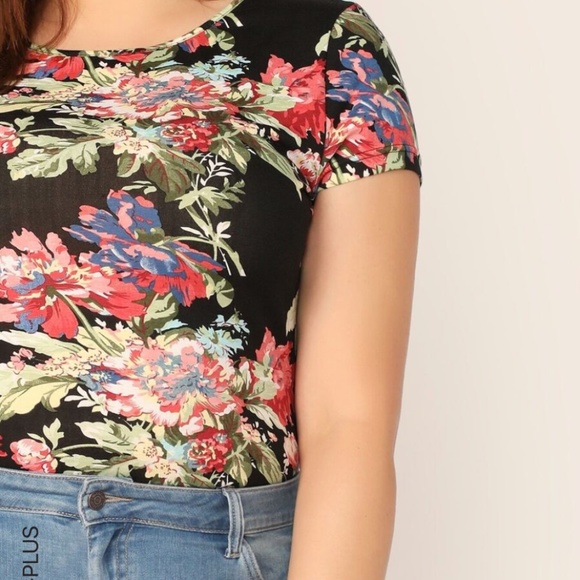 SHEIN Plus Floral Print Cap Sleeve Top - Picture 4 of 7